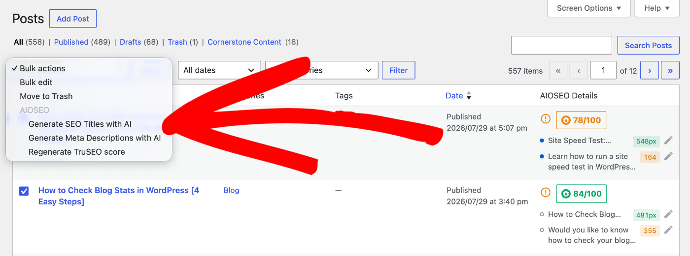 Optionen SEO-Titel mit KI generieren und Meta-Beschreibungen mit KI generieren im Dropdown-Menü Massenaktionen